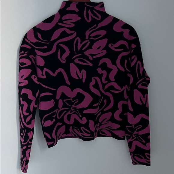 Christian Siriano Black and Deep Magenta Knit Sweater - Picture 4 of 13